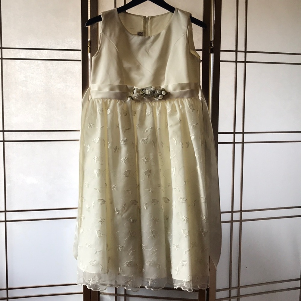 Creme flower girl dress